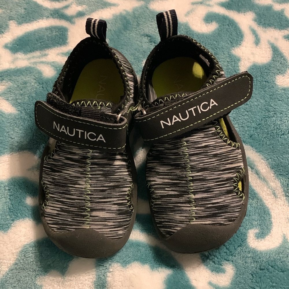 Nautica baby boy sandals size 6 excellent condition